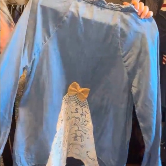 Custom Upcycled Sundance Shirt With Lace Ans Burlap Now ONE OF A KIND Size Small - Picture 2 of 2